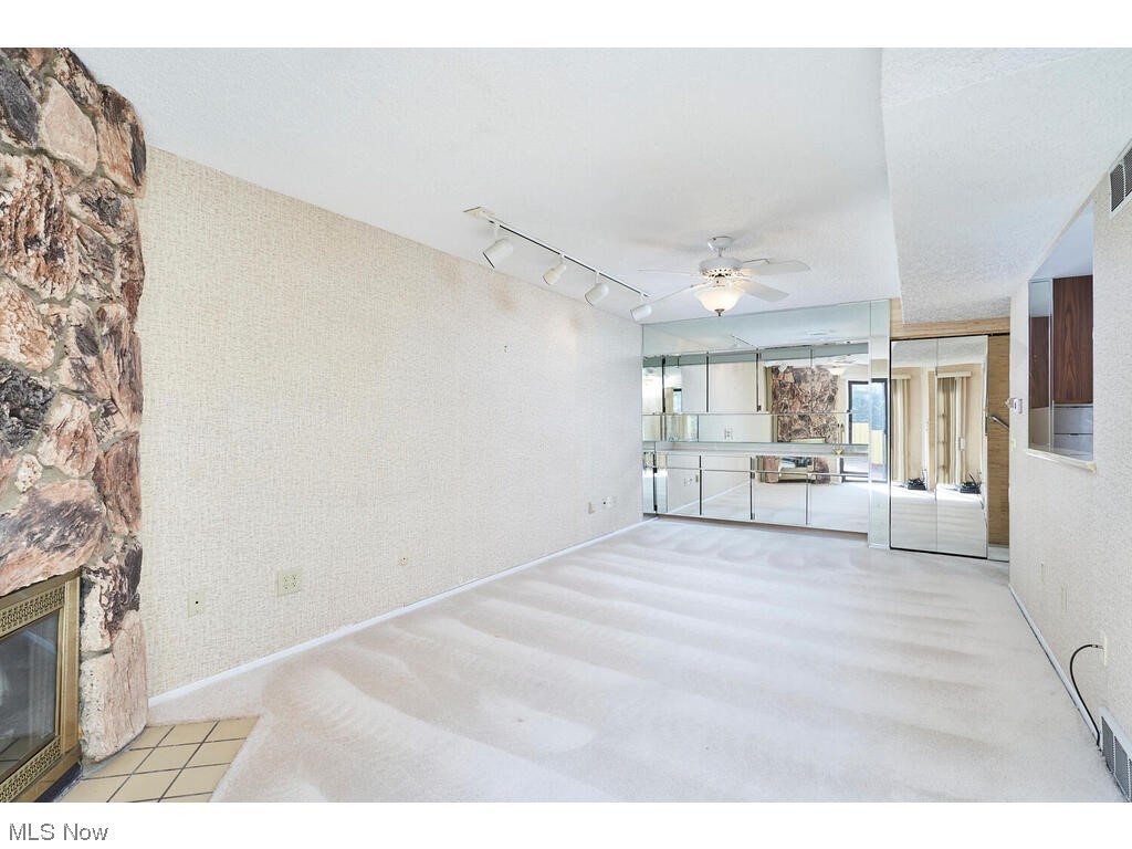 Hampton Woods - Residential Lease