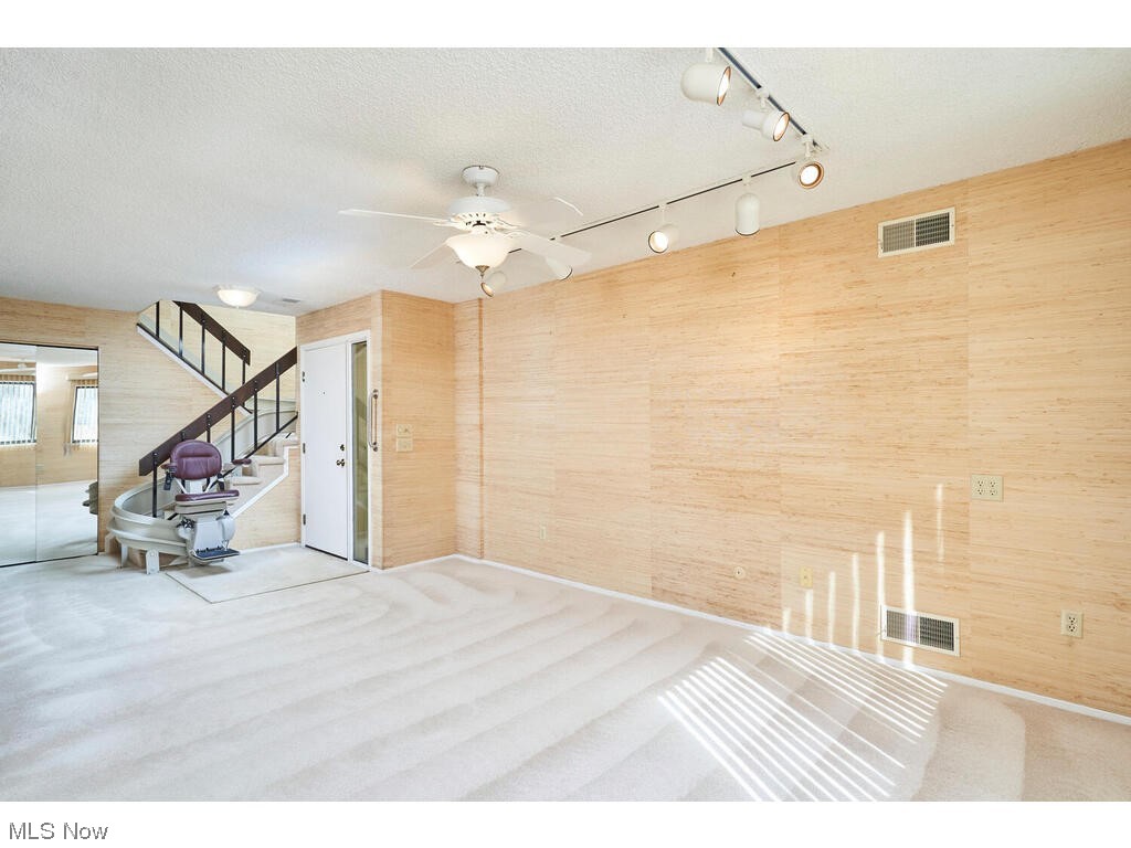 Hampton Woods - Residential Lease