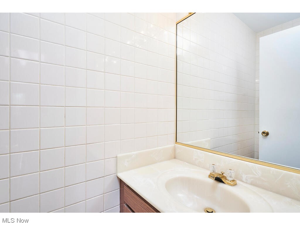 Hampton Woods - Residential Lease