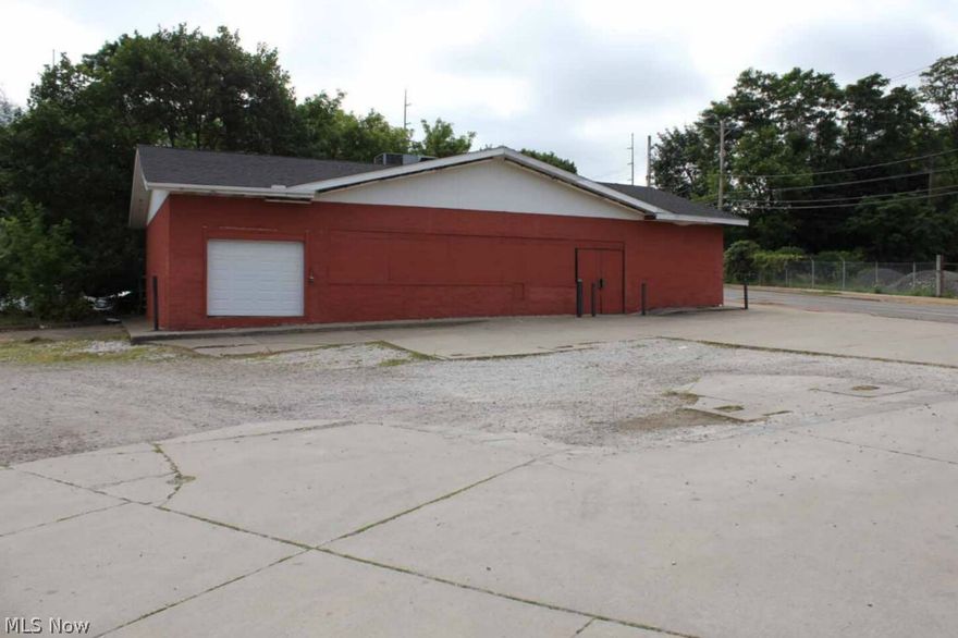 Property will sell absolute auction to the highest bidder on location on Friday – August 14, 2015 at 12 NOON.  COMMERCIAL BUILDING ZONED U-5 INDUSTRIAL - HIGH TRAFFIC COUNT - AKRON CITY – SUMMIT CO. Brick building built in 1992 zoned U-5 H2-A2 Industrial – Summit Co. parcel number 6724448 – Corner parcel – Unit has 2 baths, office and storage area with overhead door and 30x60 work space/showroom – Approx 2 years on 30 year roof - Previously rented for $975 as showroom – Property has numerous uses with good traffic count and Carter Lumber directly across street – Special financing available to qualified buyers, call Brooks for details. **TERMS ON REAL ESTATE: 15% down auction day, balance due at closing.  A 10% buyer’s premium will be added to final bid to establish purchase price. Any desired inspections must be made prior to bidding. All information contained herein was derived from sources believed to be correct. Information is believed to be accurate but not guaranteed.
