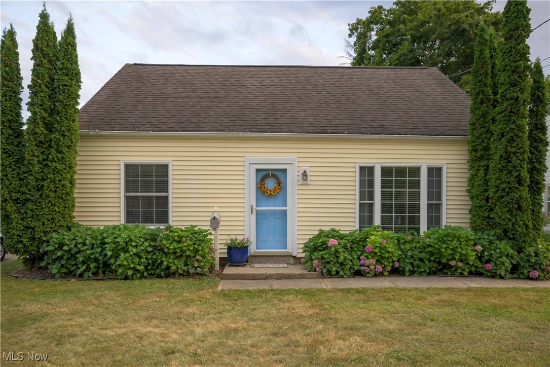 This charming Cape Cod is perfectly situated just minutes from vibrant downtown Kent, Ohio! Step inside to find a spacious main-level owner’s suite complete with a bonus office or flex-space that’s perfect for working from home or extra storage. The kitchen is updated with granite countertops, offering both style and durability.
Enjoy outdoor living on the patio in the partially fenced backyard, ideal for entertaining, gardening, or relaxing evenings. A two-car detached garage provides ample parking and additional storage.
With its convenient location near restaurants, shops, and Kent State University, this home offers both comfort and convenience — a wonderful opportunity you won’t want to miss!