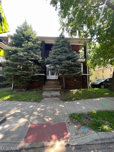 Introducing a LUCRATIVE INVESTMENT OPPORTUNITY in the heart of Cleveland, Ohio! This remarkable four-unit, all-brick building is strategically situated on East 55th, just a stone's throw away from Broadway, offering unparalleled convenience with quick access to downtown and major highways. If you're looking for an investor's dream, this is it. Currently, three of the four units are already rented out, ensuring immediate cash flow for savvy investors. With a well-established tenant base, you can start reaping the rewards of your investment from day one. Each unit boasts a spacious layout with two bedrooms and one bathroom, making them highly desirable for tenants seeking comfortable and affordable living spaces. The classic all-brick construction not only adds to the building's durability but also provides timeless charm that appeals to a wide range of renters. This property is priced to sell, representing an exceptional value proposition in today's competitive real estate market. Don't miss your chance to capitalize on this fantastic opportunity to expand your investment portfolio or kickstart your real estate journey. Property being SOLD AS IS.
Investors and visionaries, seize this chance to secure a promising asset in Cleveland's thriving real estate landscape. Contact us today to schedule a viewing and take the first step toward building your wealth through this income-generating property. Your financial future awaits in the vibrant city of Cleveland, Ohio!