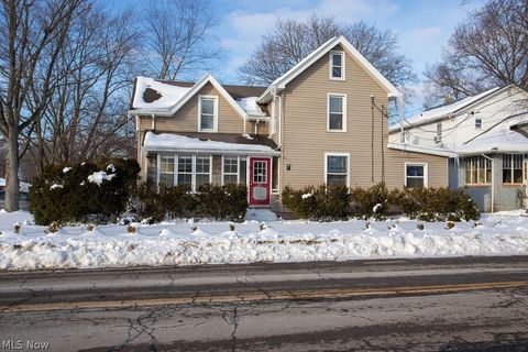 18 E Salem Street Columbiana OH 44408