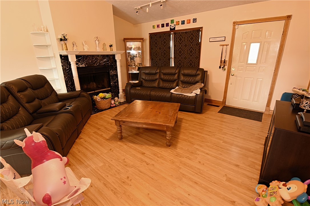 Ne Div - Residential Income