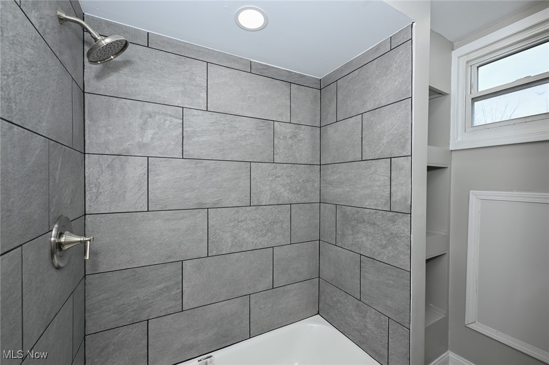 3671 E 57th Street, Cleveland, Ohio image 25