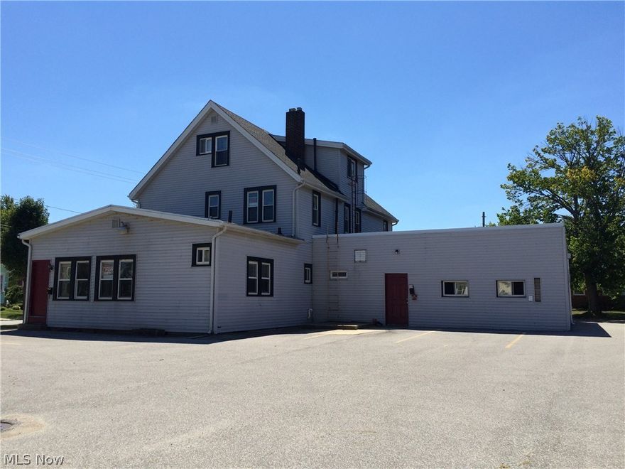 6 Units in the heart of Fairport Harbor.  2 Units with 1 bedroom / 4 units with 2 bedrooms.  High income / low expenses.  Price includes 2 lots.  Call for a private viewing.