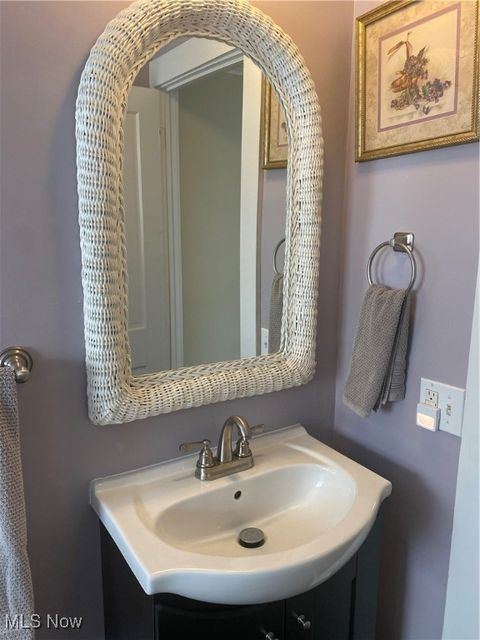 Tiny photo for 207 East North Avenue, East Palestine, OH 44413 (MLS # 5180749)