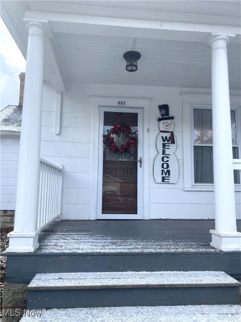 Tiny photo for 207 East North Avenue, East Palestine, OH 44413 (MLS # 5180749)