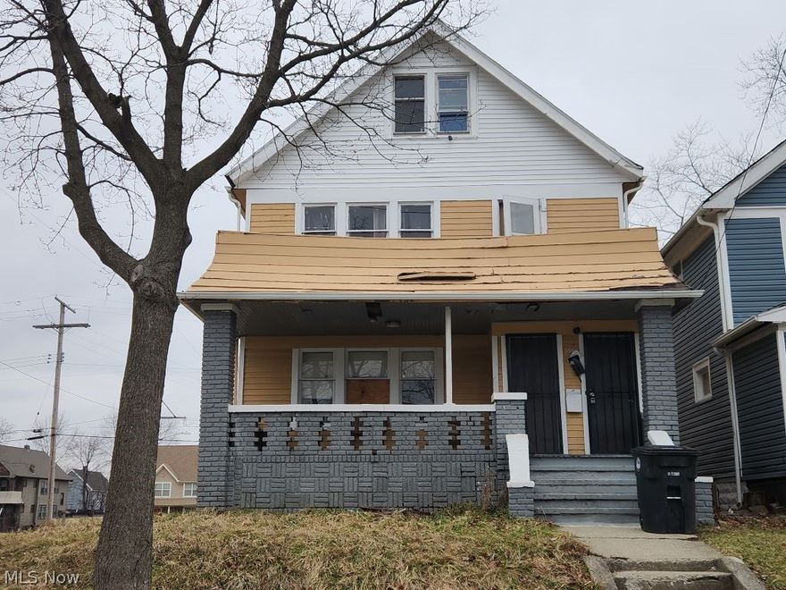 Investor-friendly buy & hold opportunity at 3568 E 118th St, Cleveland, OH 44105. This 4-bedroom, 2-bath, 2,200 SQFT duplex is tenant-occupied (month-to-month) and offers light rehab potential with an estimated $12–18K needed post-vacancy. Built in 1920, the property features separate furnaces (no central AC), 2 newer water heaters, and no major plumbing or electrical issues reported. With an ARV of $135,000, providing ~$35000 in built-in equity. Current rent is $650/month downstairs, with market rent projected at $1,150–$1,250/month, offering an estimated cash flow of $300–$400/month/ unit and a 15–20% cash-on-cash return. Light cosmetic updates and turnover work will position this property for long-term rental success in the 44105 market.