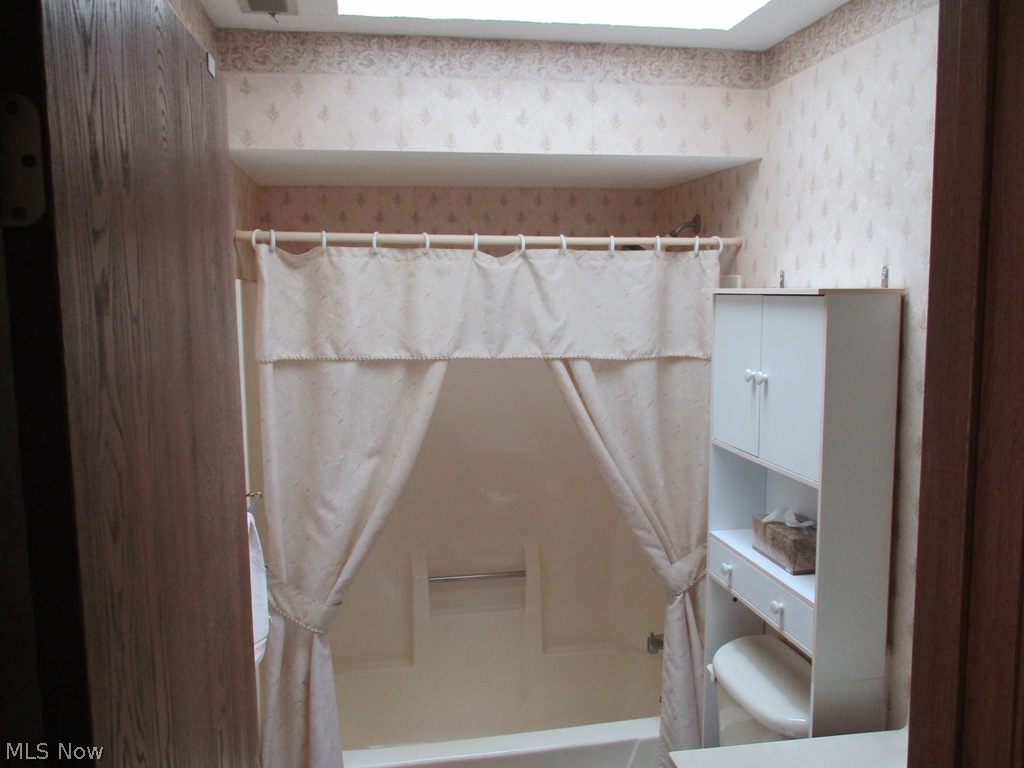 Ledgewater Falls Condo - Residential