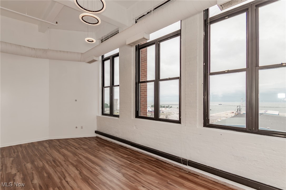 1133 W 9th Street 701