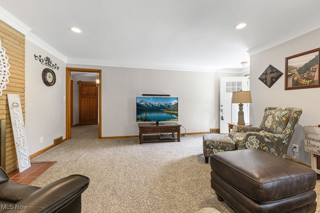 1033 Briarcliff Avenue, Alliance, Ohio image 13
