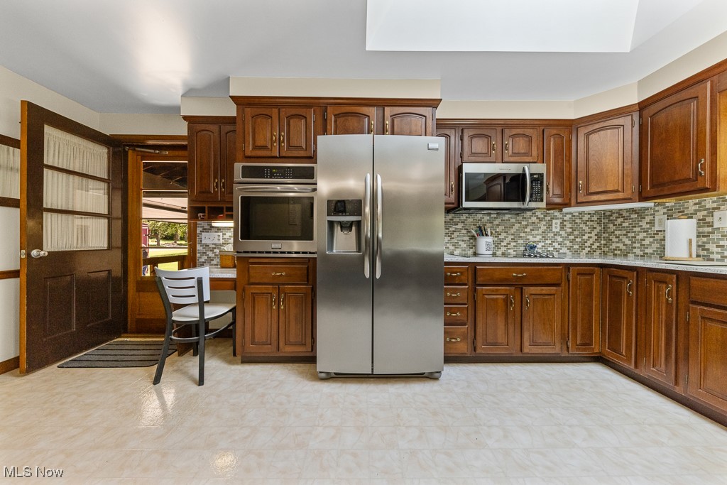1033 Briarcliff Avenue, Alliance, Ohio image 7