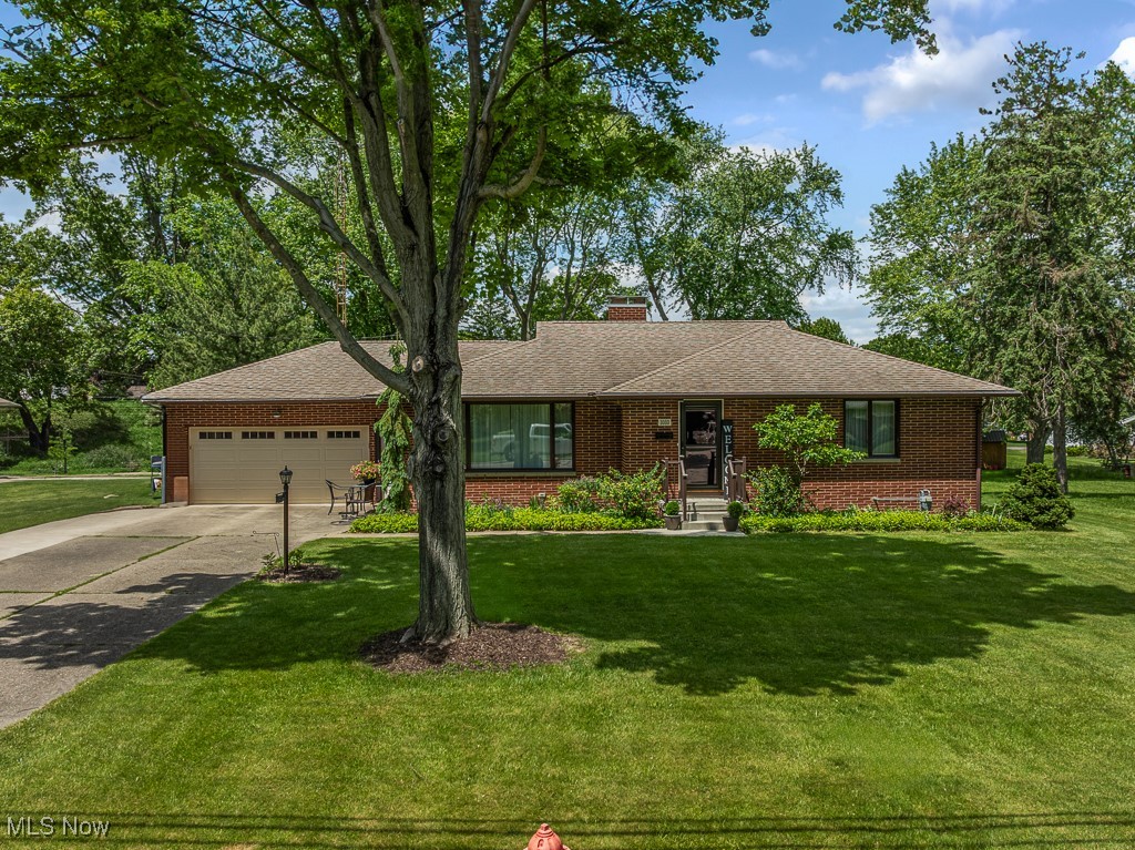 1033 Briarcliff Avenue, Alliance, Ohio image 1