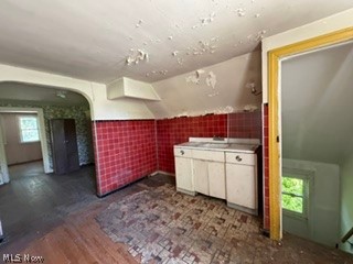 M J Mixs - Residential