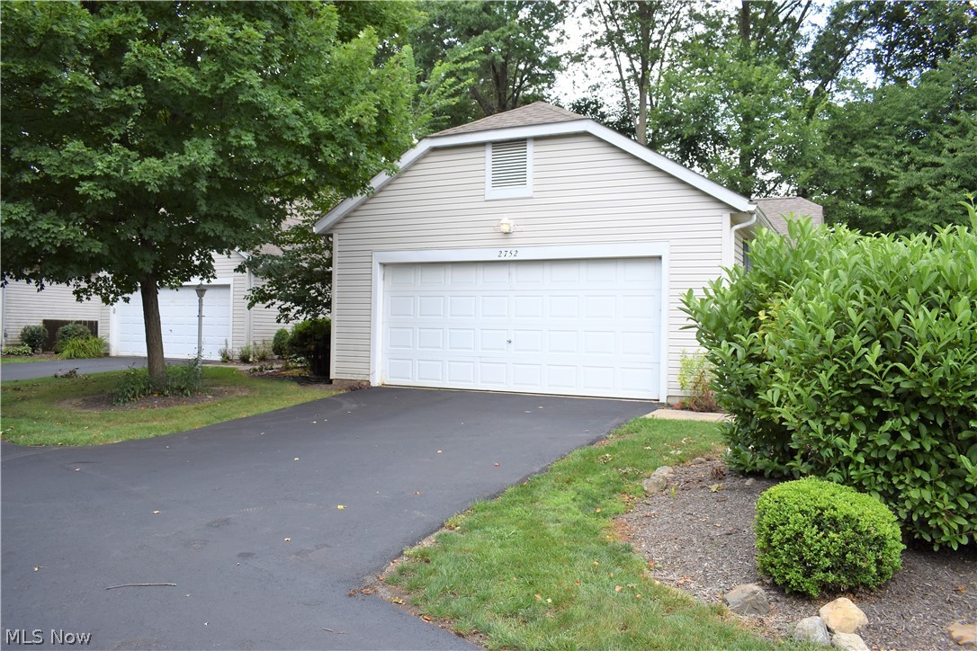 Woodbury Condo - Residential
