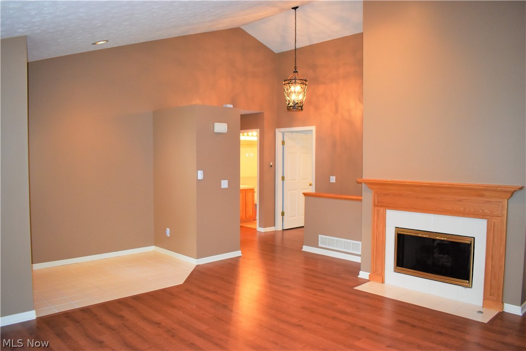 Woodbury Condo - Residential