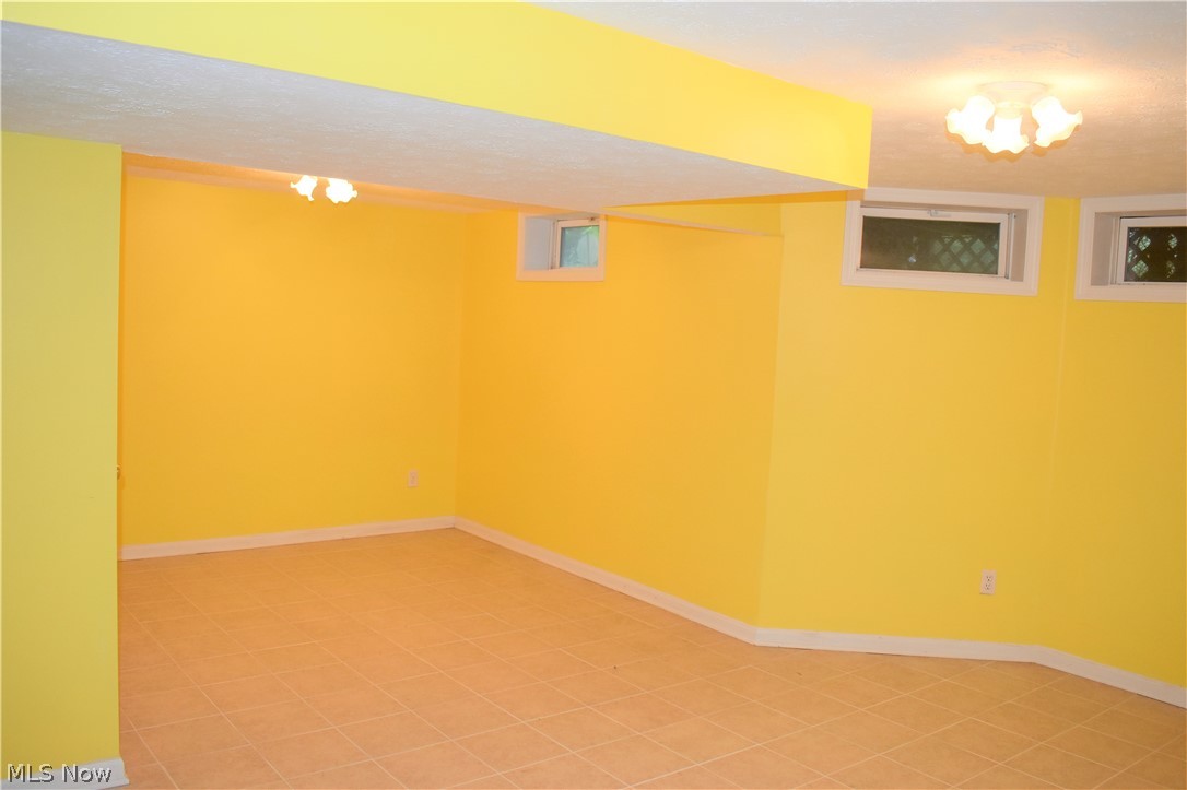 Woodbury Condo - Residential