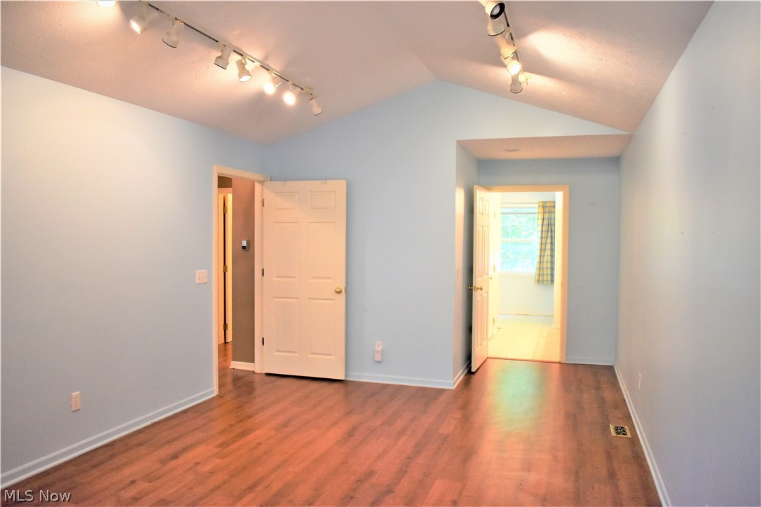 Woodbury Condo - Residential