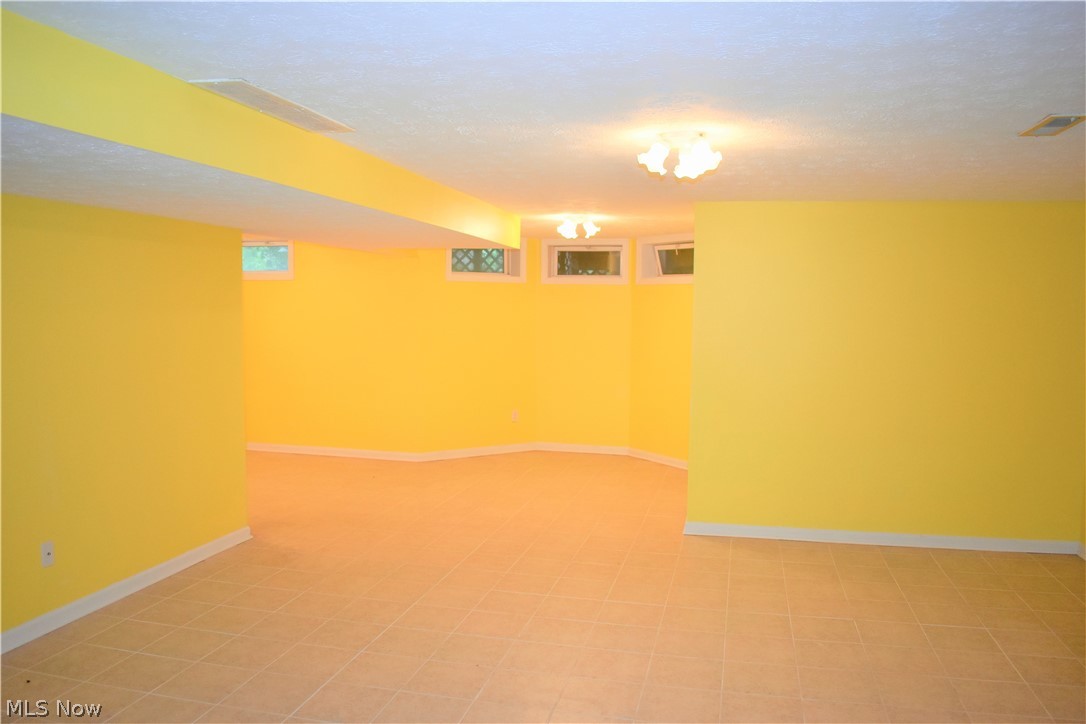 Woodbury Condo - Residential