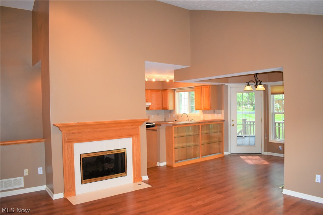 Woodbury Condo - Residential
