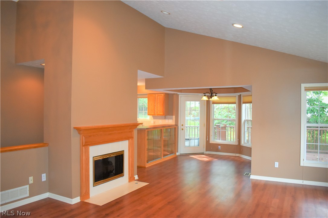 Woodbury Condo - Residential