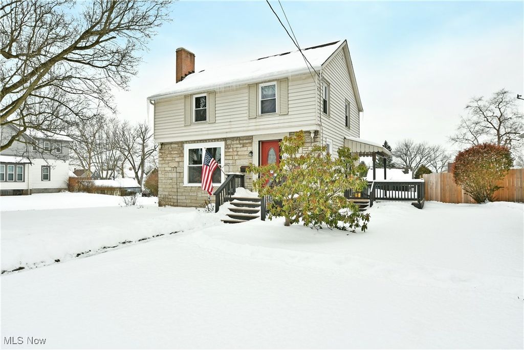 Photo of 504 Lincoln Avenue, Niles, OH 44446 (MLS # 5184918)