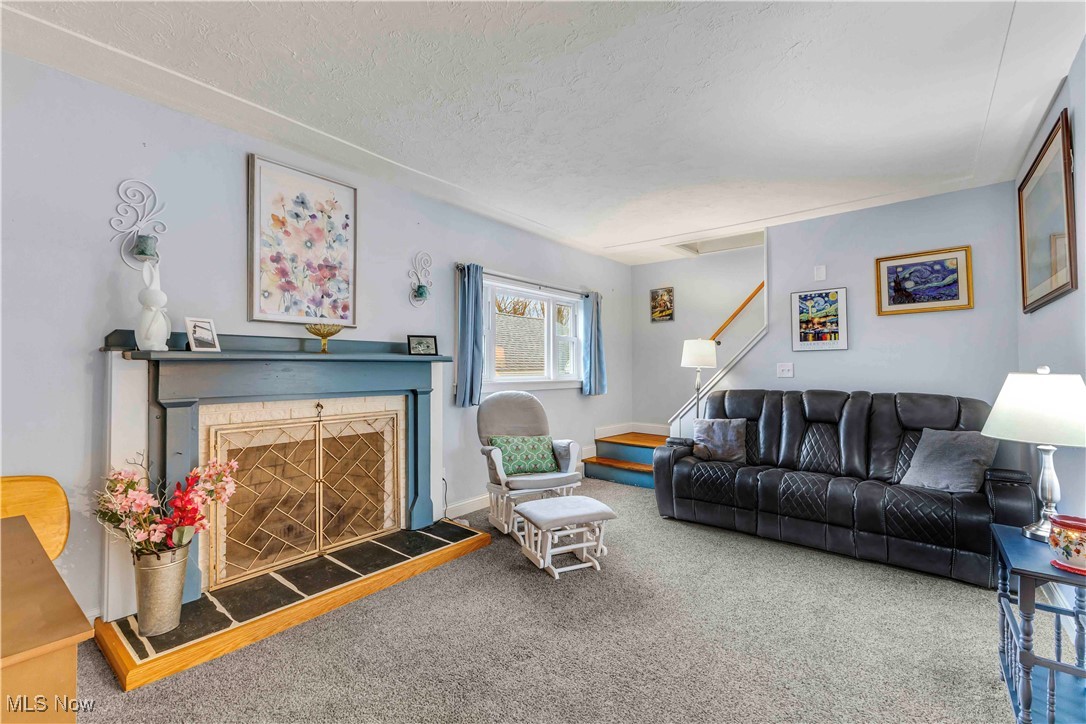 994 Lake Breeze Road, Sheffield Lake, Ohio image 7