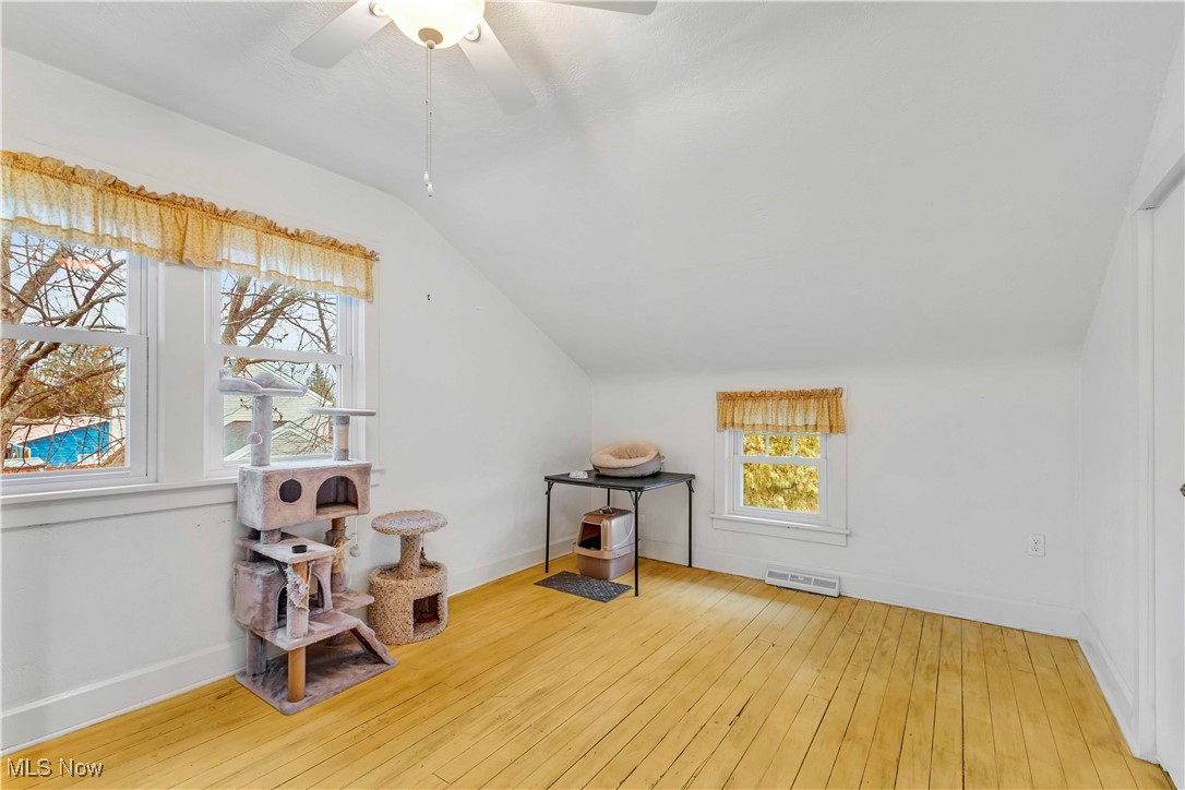 994 Lake Breeze Road, Sheffield Lake, Ohio image 18