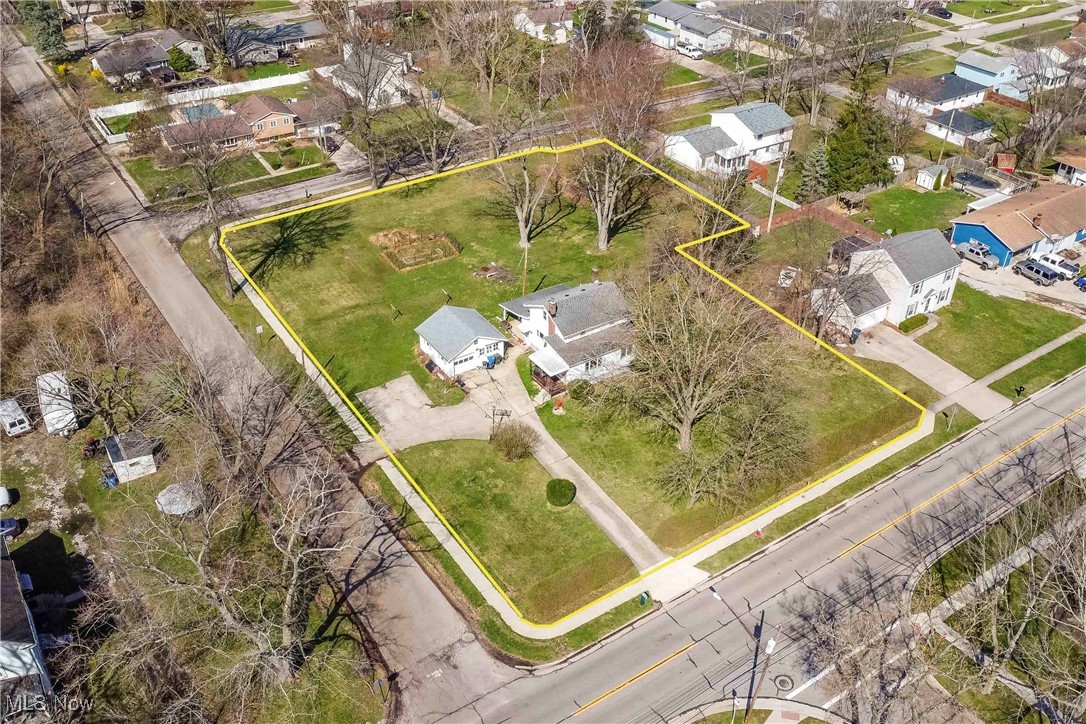 994 Lake Breeze Road, Sheffield Lake, Ohio image 31