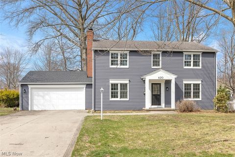Homes For Sale - 620 Lindford Drive<br/> Bay Village, OH 44140
