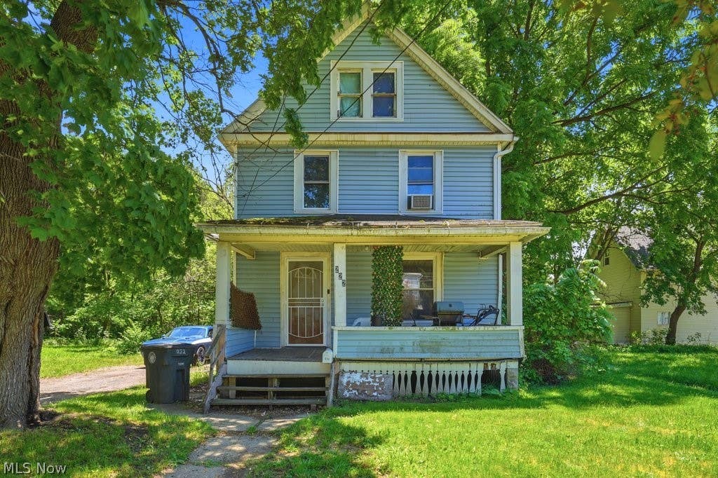 Photo of 222 W Miller Avenue, Akron, OH 44301 (MLS # 5219664)
