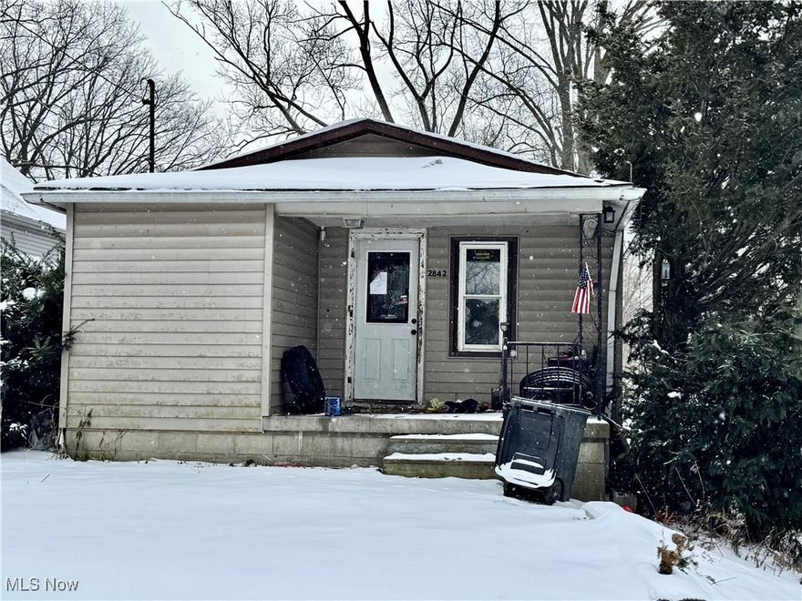 Don't miss this investment opportunity in the Howland School District , Vinyl sided ranch style home in need of repairs, Vinyl replacement windows ,full basement , CASH only sale, sold strictly AS-IS , any buyer inspections must be done prior to an offer . 10% non refundable earnest money deposit required to be deposited to title co within 24 hours of an accepted offer,