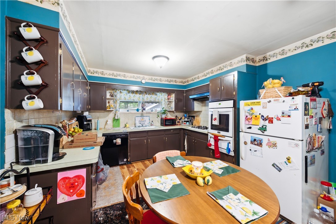 894 Sutherland Avenue, Akron, Ohio image 12