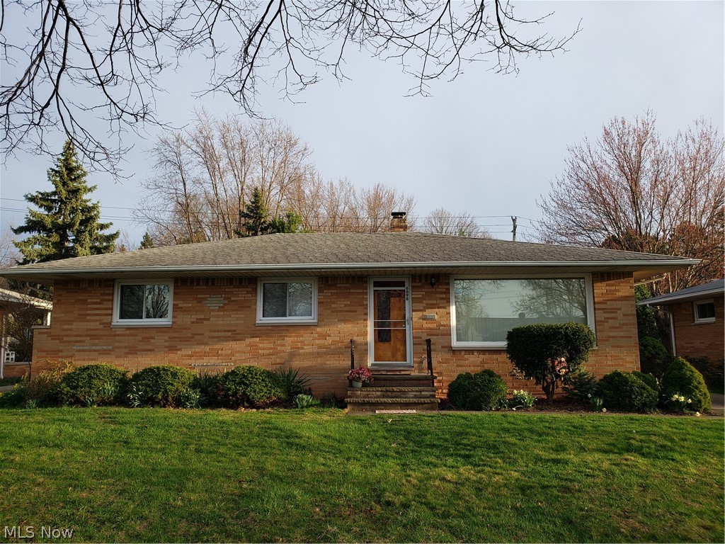Welcome to this cozy home, in a quiet and nice area.
Beautiful 3 bedrooms all brick ranch.
Spacious living room opens up to a formal dinning room, with lots of natural lighting.
Eat-in kitchen. Hardwood flooring in all bedrooms. Ceramic tiles in bathrooms. Finished basement with wood burner, bar and workshop area. A convenient second sink (kitchen) in the basement and a walk-in shower. New high efficiency furnace and house is fully insulated walls and attic (2016) for lower energy bills.
This home has a covered and open patio, leads to a private fenced backyard with a small fenced garden.
Large 2 car garage. Very nice neighborhood. This home is minutes away from the Shoppes at Parma (Parmatown Mall), Tri-c West Campus Cuyahoga Community College, and near everything shopping at Southland Shopping Center at W 130th St.