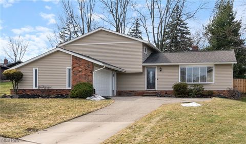 7700 Delaware Drive, Middleburg Heights, OH 44130 - #: 5103582