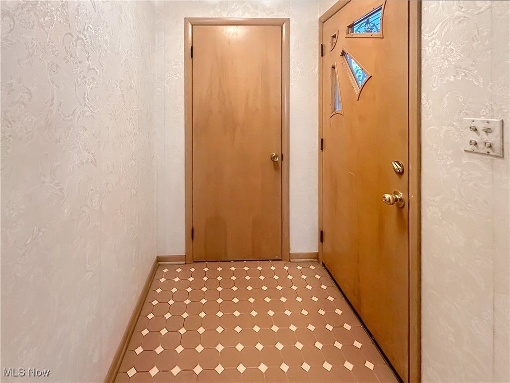 Photo of 8001 Royalton Road, North Royalton, OH 44133 (MLS # 5176164)