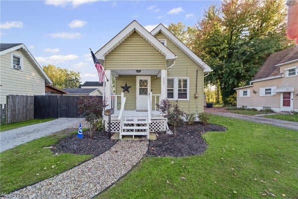 262 SAMUEL ST, ELYRIA, OH 44035 - Image a9549d8cf0cbe4e5886298cf463889e0/2192551765
