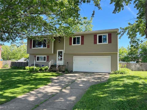 Homes For Sale - 4060 Tudor Avenue<br/> Brunswick, OH 44212