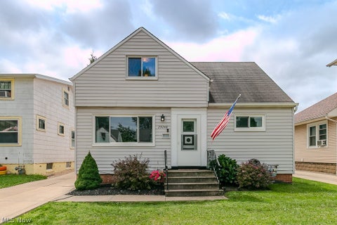 Photo of 29248 Oakdale Road, Willowick, OH 44095 (MLS # 5236359)