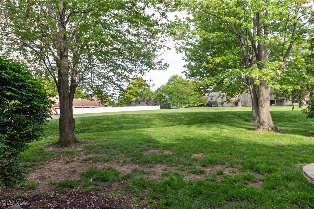 80 Landings Way, Avon Lake, Ohio image 23