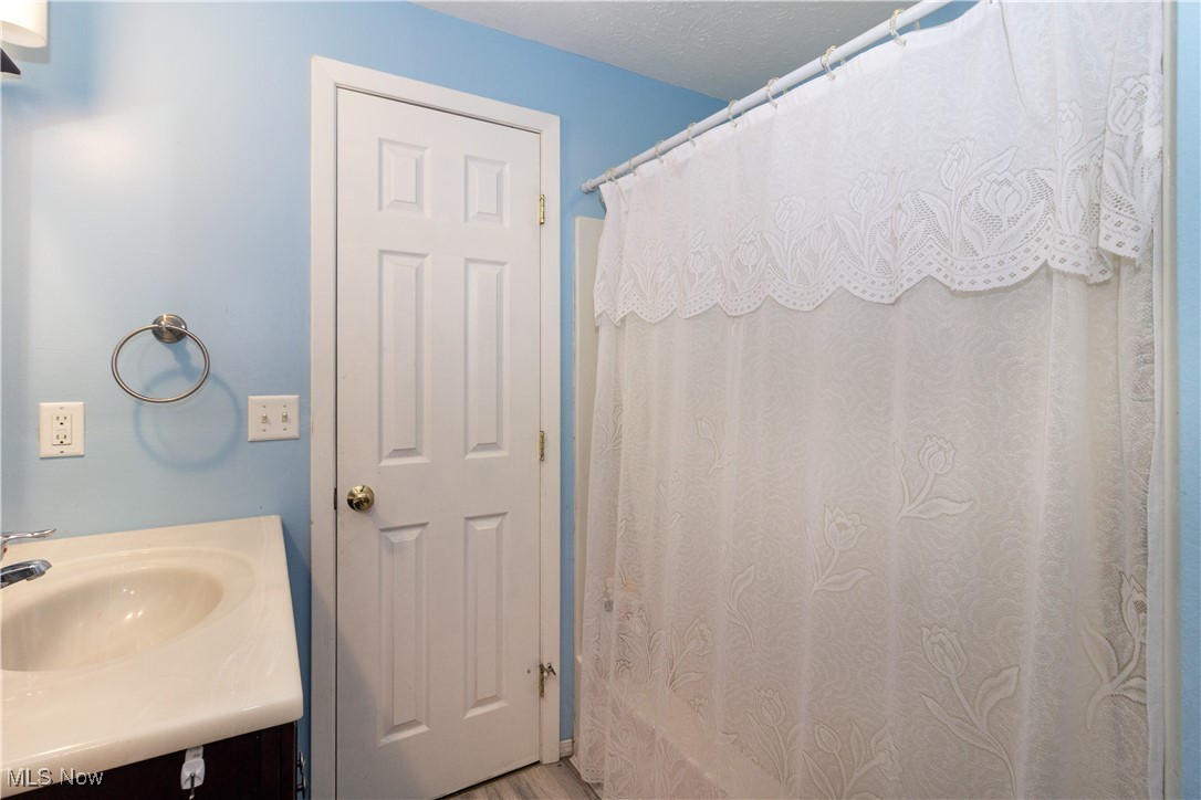 80 Landings Way, Avon Lake, Ohio image 12