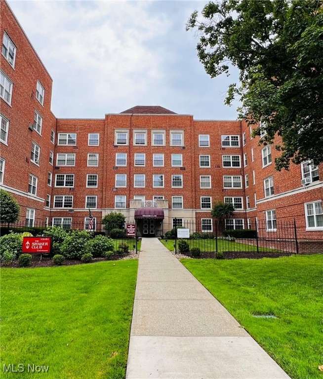 19101 Van Aken Boulevard 521