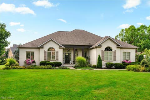 Homes For Sale - 8534 Sweeney Avenue<br/> North Canton, OH 44720