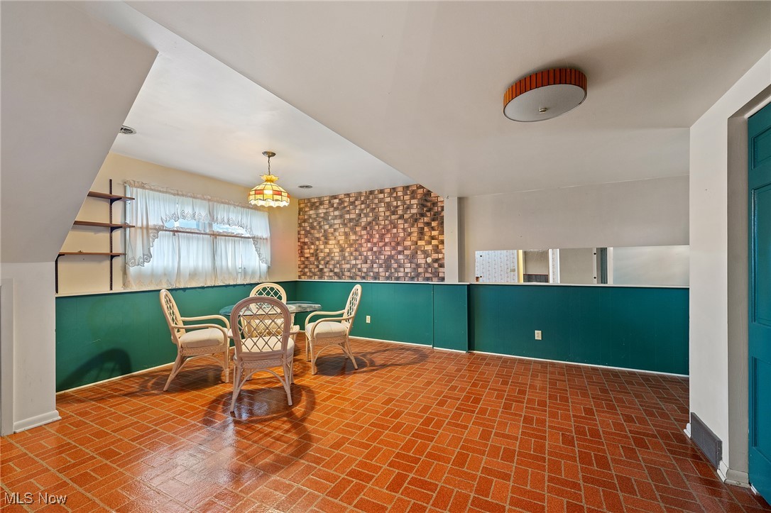 420 Aurora Drive, Youngstown, Ohio image 5