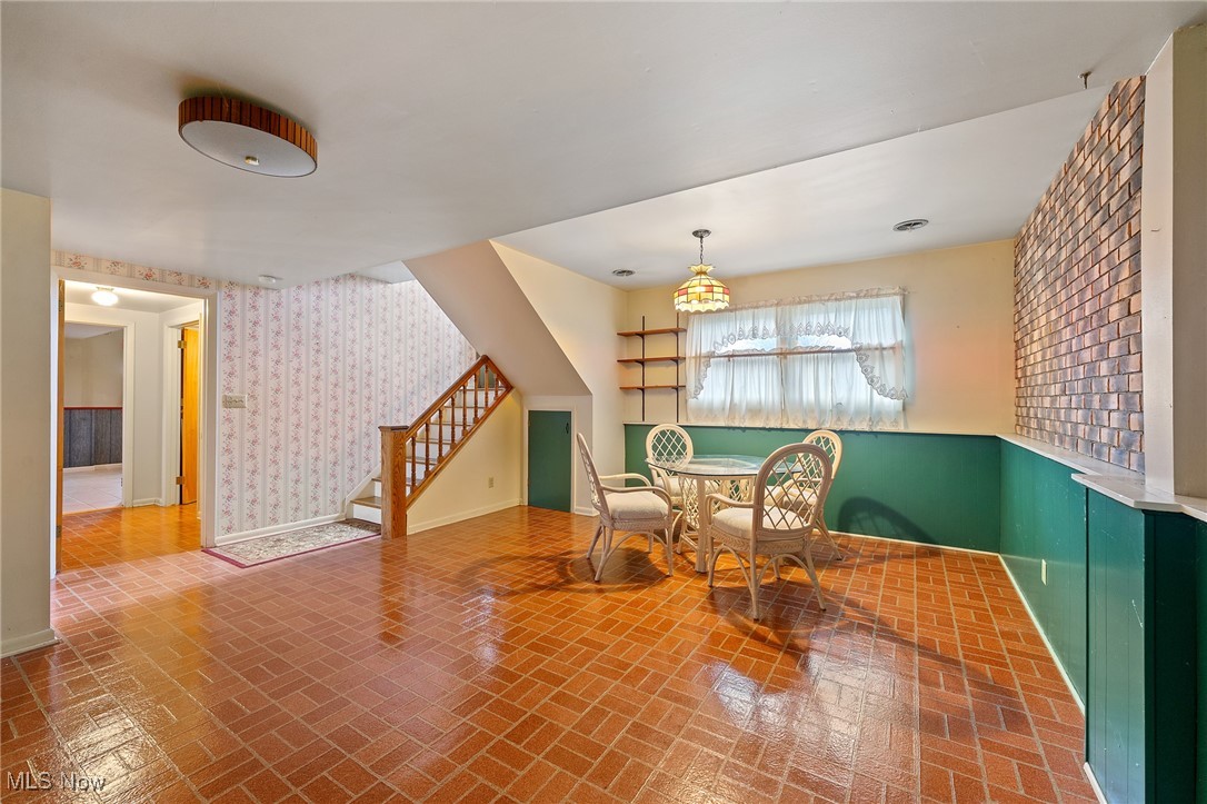 420 Aurora Drive, Youngstown, Ohio image 3