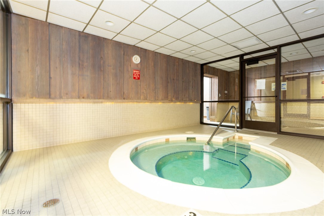 Meridian Condo - Residential