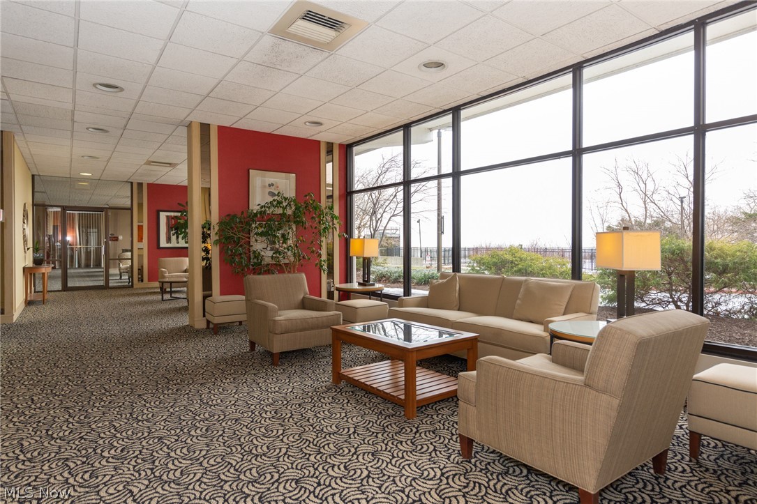 Meridian Condo - Residential