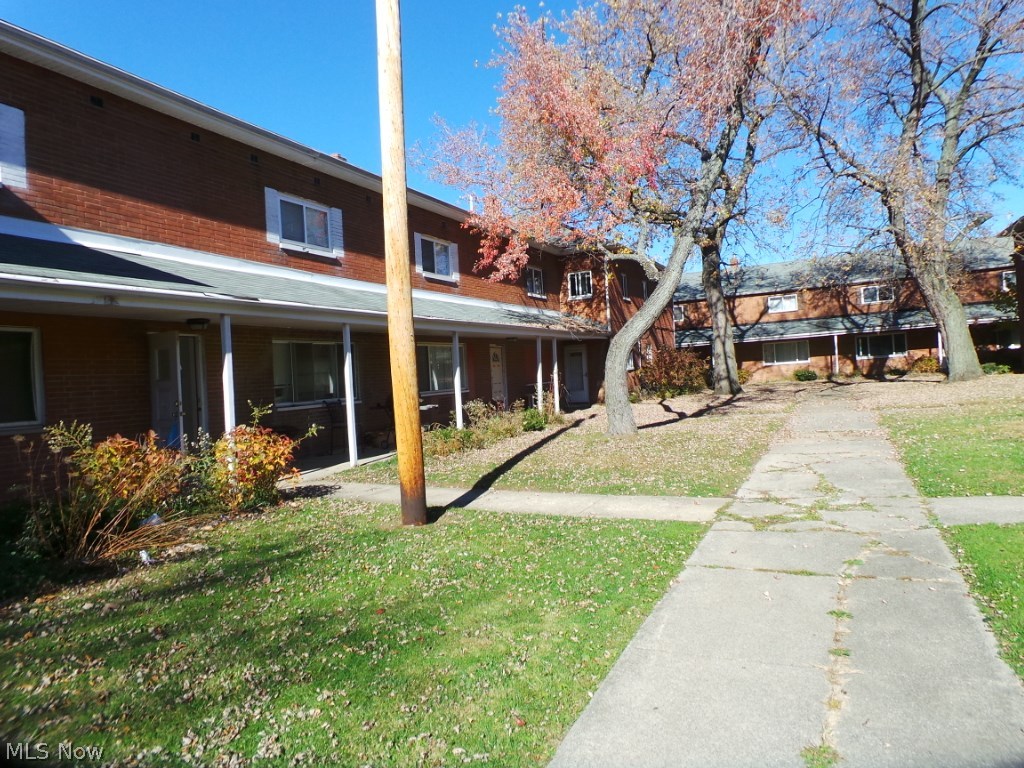 Banbury Village Condo - Residential