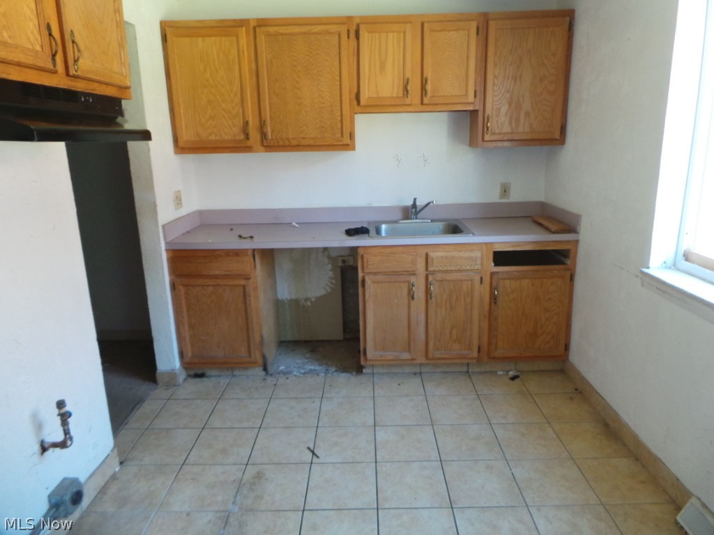 Banbury Village Condo - Residential